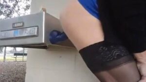 Munkából hazafelé maszturbálok a parkban - Szex Blog