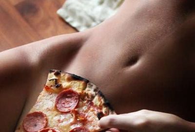 Mila, a pizzás fiú és a kihűlt pizza - Szex Blog Történetek