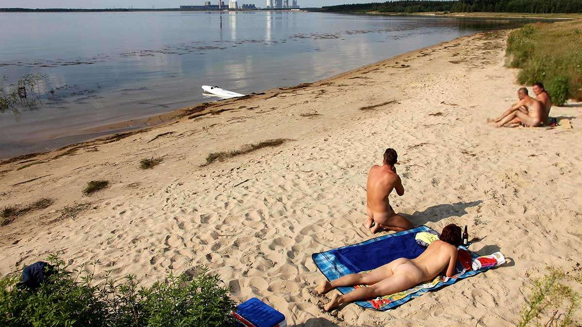 Párcserés szex a nudi strandon - Szex Blog